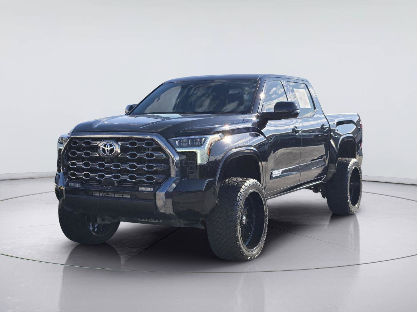 Used 2023 Toyota Tundra Platinum AWD/4WD image 1