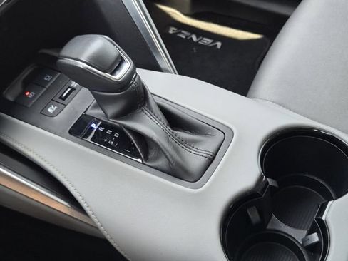 Certified 2023 Toyota Venza LE AWD/4WD image 19