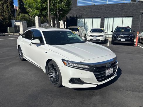 Used 2022 Honda Accord Touring image 2