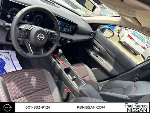 New 2025 Nissan Kicks SR image 19