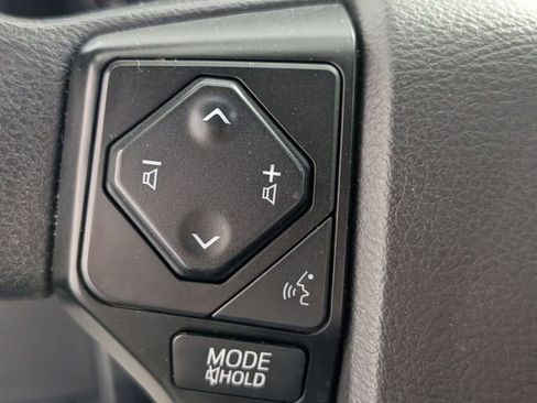 Used 2022 Toyota Tacoma SR AWD/4WD image 14