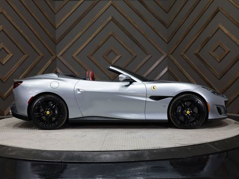 Used 2019 Ferrari Portofino image 25