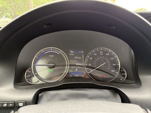 Used 2017 Lexus ES 300h w/ Luxury Package FWD image 21