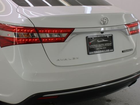 Used 2016 Toyota Avalon Touring image 24