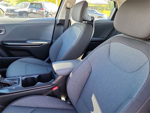 New 2025 Kia K4 LXS image 12
