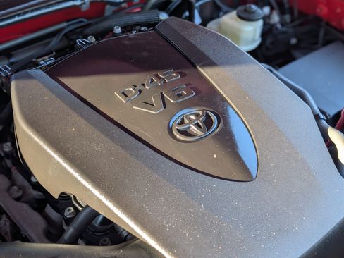 Used 2017 Toyota Tacoma SR image 17