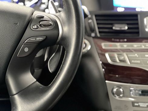 Used 2019 INFINITI Q70 Luxe image 29