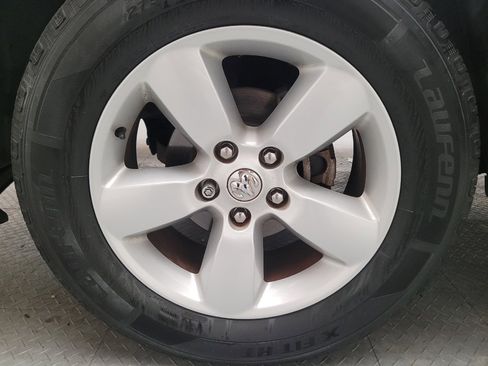 Used 2015 RAM 1500 Express RWD image 31
