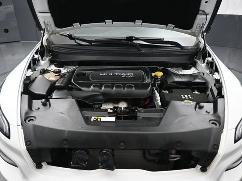 Used 2017 Jeep Cherokee Sport w/ Cold Weather Group AWD/4WD image 45