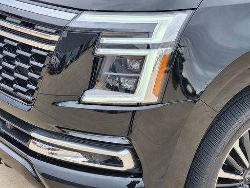 Used 2025 Nissan Armada Platinum Reserve RWD image 9