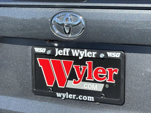 Used 2025 Toyota RAV4 SE image 43