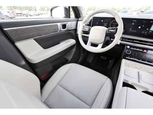 Used 2024 Hyundai Santa Fe Limited image 11