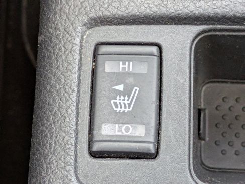 Used 2019 Nissan Rogue SV FWD image 26