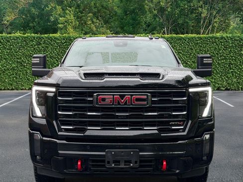 Used 2024 GMC Sierra 2500 AT4 w/ AT4 Premium Plus Package AWD/4WD image 9