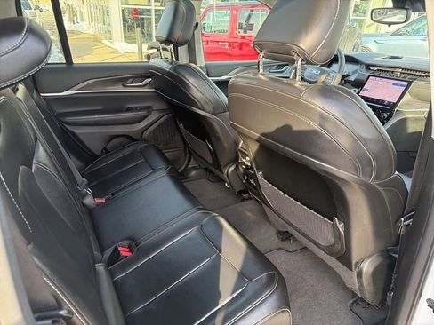 Certified 2023 Jeep Grand Cherokee Limited image 25