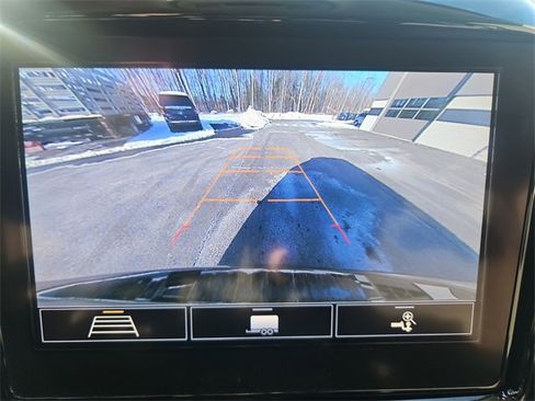 Certified 2020 Chevrolet Traverse LT w/ Driver Confidence II Package image 15