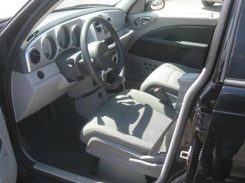 Used 2007 Chrysler PT Cruiser Touring w/ Fleet Value Group I FWD image 15