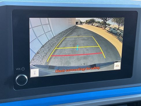 Used 2025 Toyota Tacoma TRD Off-Road image 28