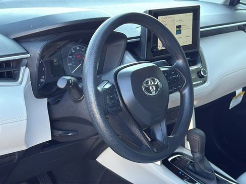 Used 2025 Toyota Corolla Cross L image 7