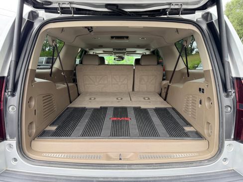 Used 2019 Chevrolet Suburban LT AWD/4WD image 10
