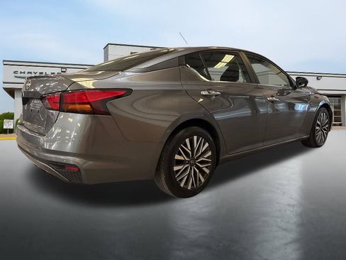 Used 2025 Nissan Altima 2.5 SV image 5