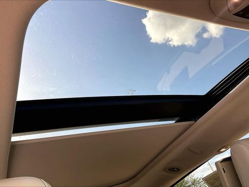 Used 2017 Chrysler Pacifica Limited FWD image 29