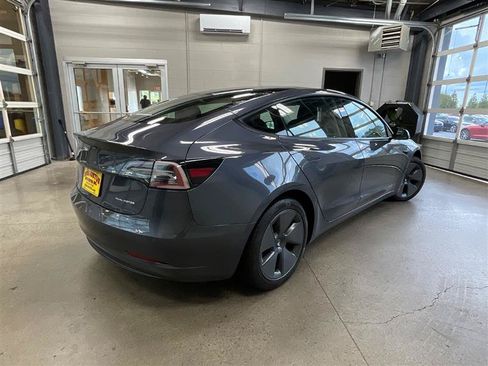 Used 2022 Tesla Model 3 Long Range AWD/4WD image 5