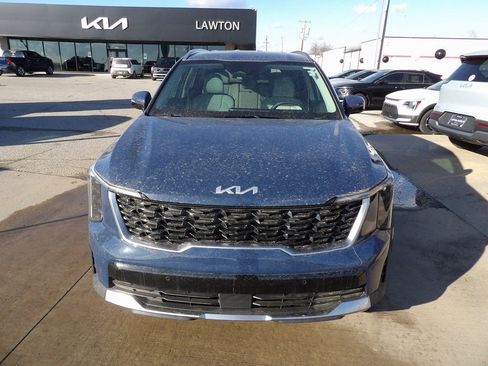 New 2026 Kia Sorento S image 3