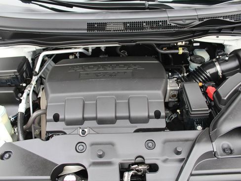 Used 2015 Honda Odyssey Touring Elite image 40