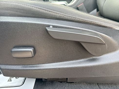 Used 2020 Chevrolet Colorado LT w/ Safety Package image 14