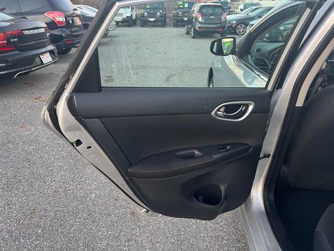 Used 2015 Nissan Sentra SV w/ Navigation Package image 17