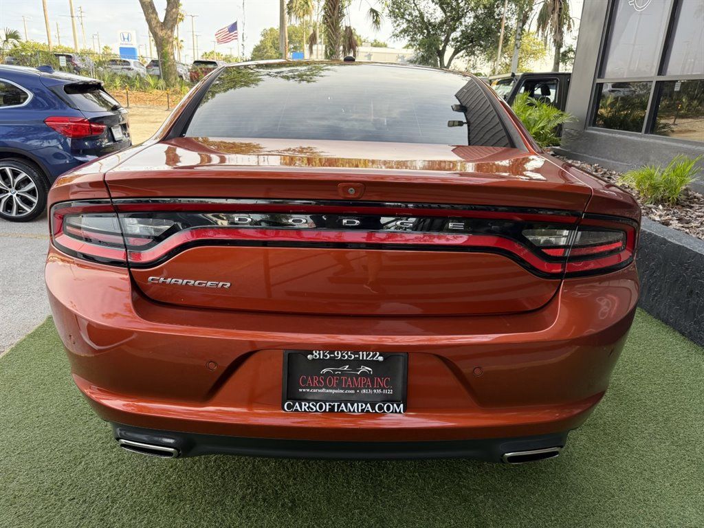 Used 2020 Dodge Charger SXT RWD image 5