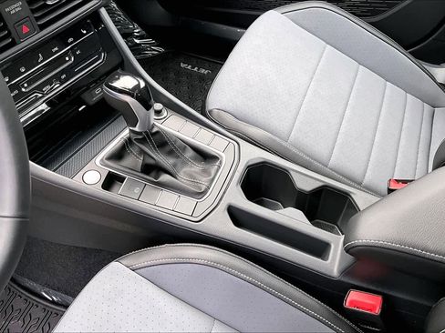 New 2026 Volkswagen Jetta SE image 7