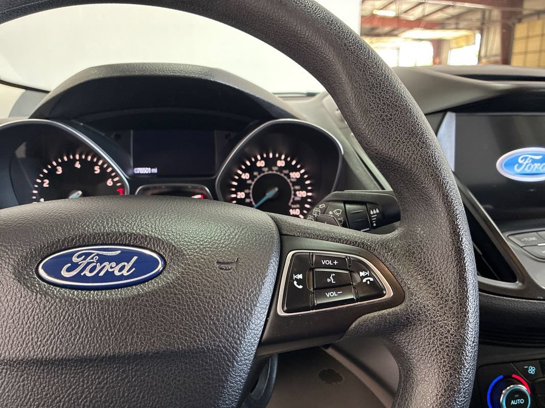 Used 2017 Ford Escape SE w/ Equipment Group 201A AWD/4WD image 13