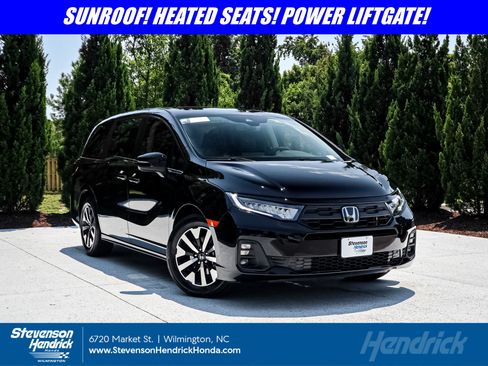 Certified 2026 Honda Odyssey EX-L image 1