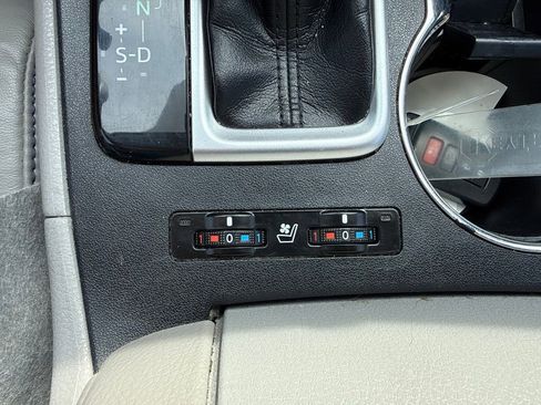 Used 2018 Toyota Highlander Limited Platinum AWD/4WD image 23