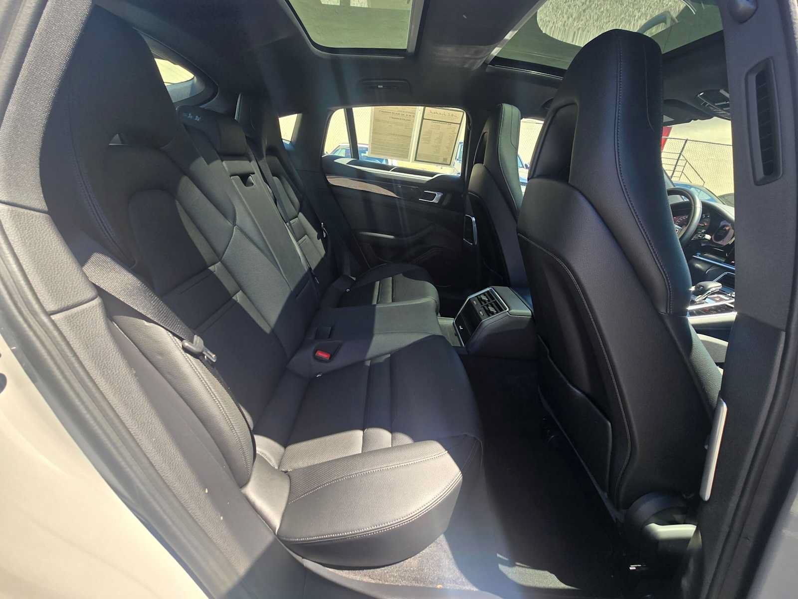 Used 2023 Porsche Panamera RWD image 12
