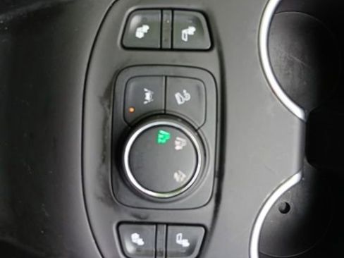 Used 2020 GMC Terrain SLT AWD/4WD image 37