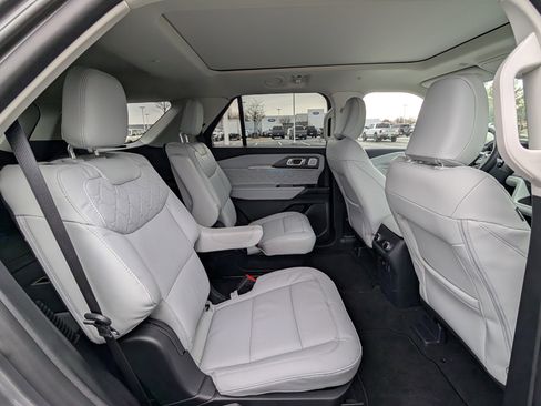 New 2026 Ford Explorer Platinum w/ LUX Leather Package image 8