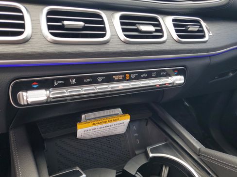 New 2026 Mercedes-Benz GLS 450 4MATIC image 32