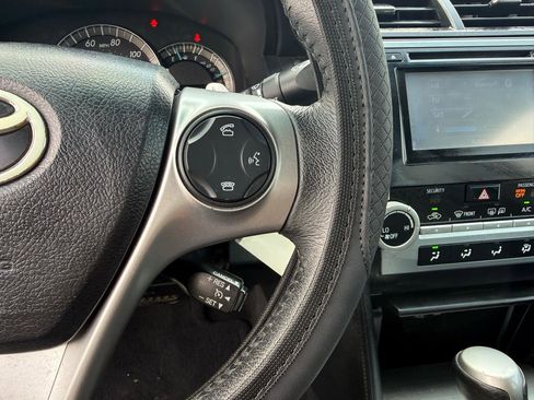 Used 2012 Toyota Camry SE FWD image 17