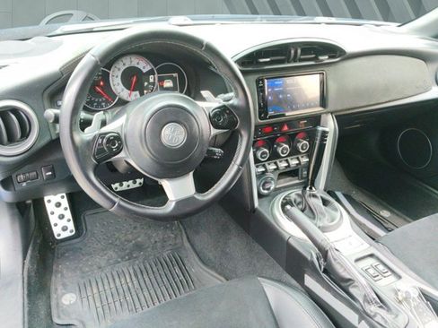 Used 2020 Toyota 86 RWD image 10