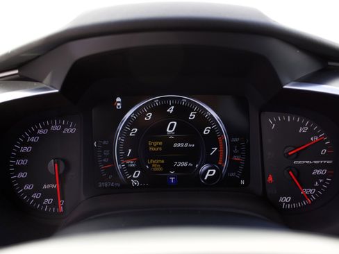 Used 2017 Chevrolet Corvette Stingray Coupe RWD image 18