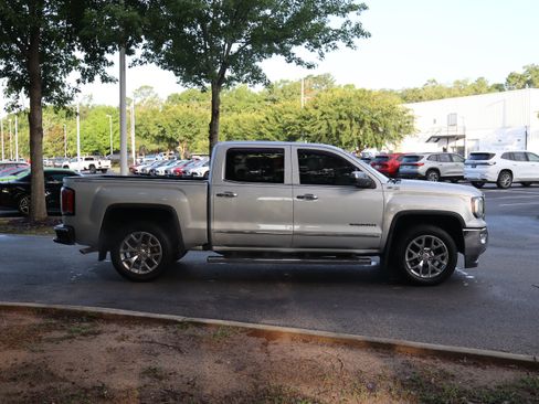 Used 2018 GMC Sierra 1500 SLT w/ SLT Premium Package AWD/4WD image 10