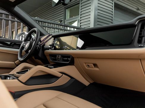 Certified 2026 Porsche Cayenne Coupe AWD/4WD image 43