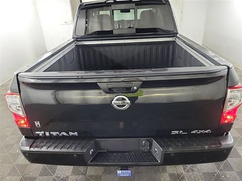 Used 2019 Nissan Titan SL w/ Chrome Package image 6