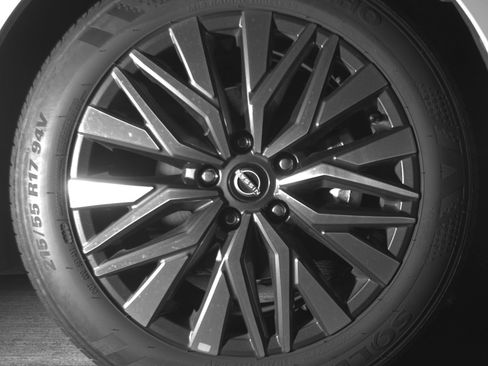 Used 2025 Nissan Altima 2.5 SV FWD image 13
