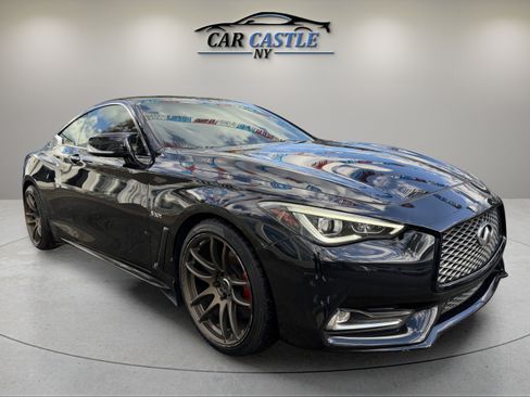 Used 2018 INFINITI Q60 Red Sport 400 w/ Sensory Package 3.0T Sport image 8