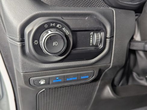 Used 2024 Jeep Wrangler Unlimited Rubicon 4xe AWD/4WD image 14