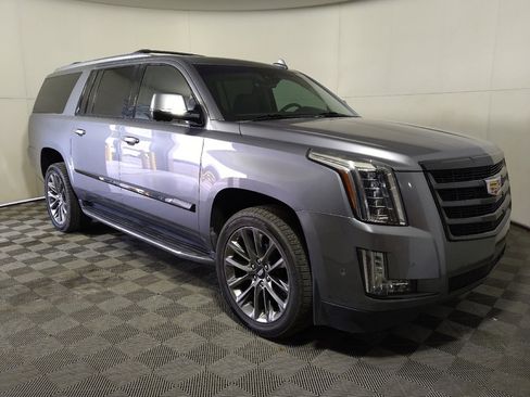 Used 2019 Cadillac Escalade ESV Premium Luxury w/ Escalade Sport Edition AWD/4WD image 11